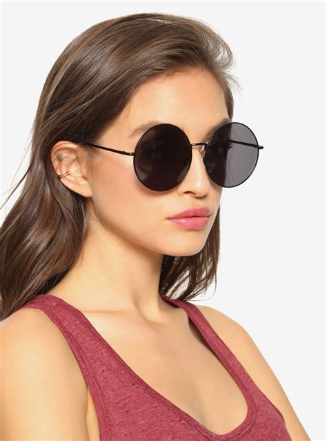 round shape sunglasses for women.